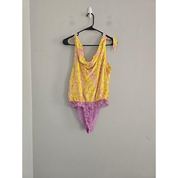 Free People Yellow Floral Bodysuit S NWT - Picture 4 of 4